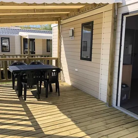 3 Etoiles - Piscine - Ccaihff 营地