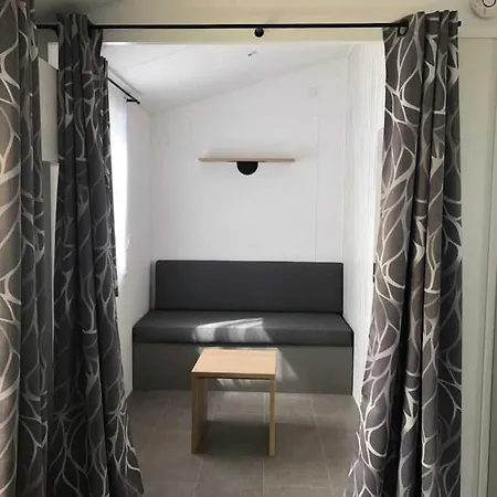 营地 3 Etoiles - Piscine - Ccaihff 圣乔治德蒂