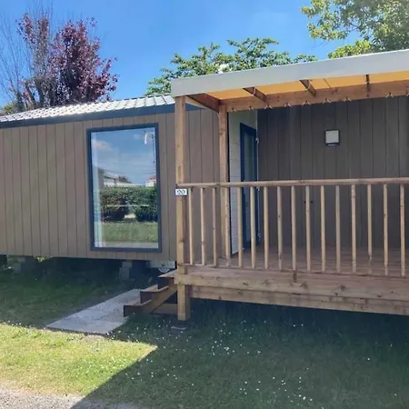 Camping 3 Etoiles - Piscine - Ccaihff *