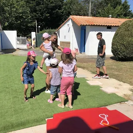 Camping 3 Etoiles - Piscine - Ccaihff *