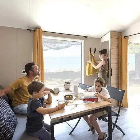 3 Etoiles - Piscine - Ccaihff