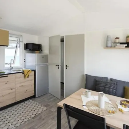 3 Etoiles - Piscine - Ccaihff *