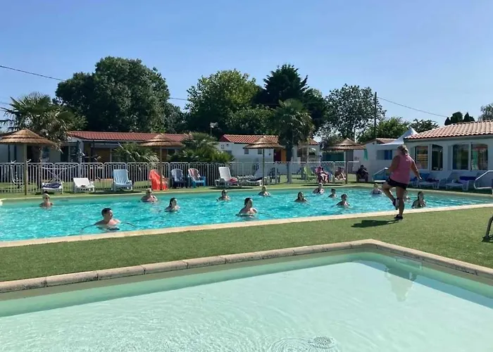 3 Etoiles - Piscine - Ccaihff Kemp