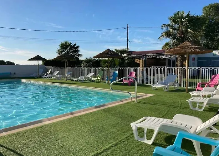 3 Etoiles - Piscine - Ccaihff *