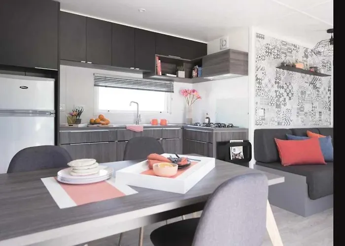 3 Etoiles - Piscine - Ccaihff Kemp