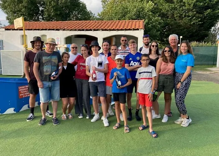 3 Etoiles - Piscine - Ccaihff